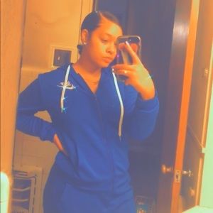 Meet your Posher, Yetavia